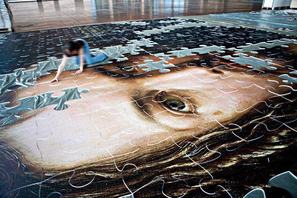 Aufbau des größten Puzzles der Welt | © Druckeberger GmbH 532876_376317965757183_1623685207_n.jpg